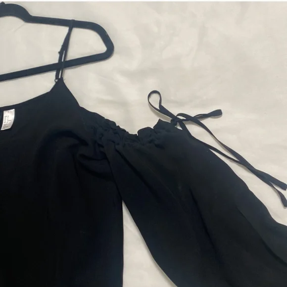 Divided Black Off-the-Shoulder Peasant Style Blouse Size 12 - Picture 6 of 10